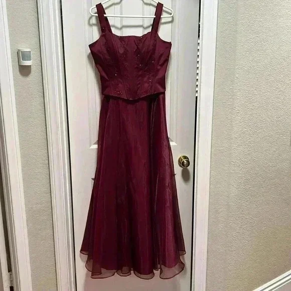 EUC Victorian Shakespeare Formal Corset Dress Floral Beaded Tulle Maxi Burgundy - Picture 4 of 13